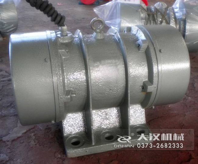 VB振動電機是靠偏心塊的振動而造成的,振動源所以偏心塊的角度和大小是比較重要的。